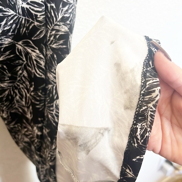 Peace & Pearls Black And White Leaves Floral Summer Dress - Picture 10 of 10